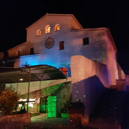 Masia Cal Simo - Casa Rural Con Piscina, Cerca De Sitges, Para Celebraciones Y Eventos * Canyelles (Catalonia)